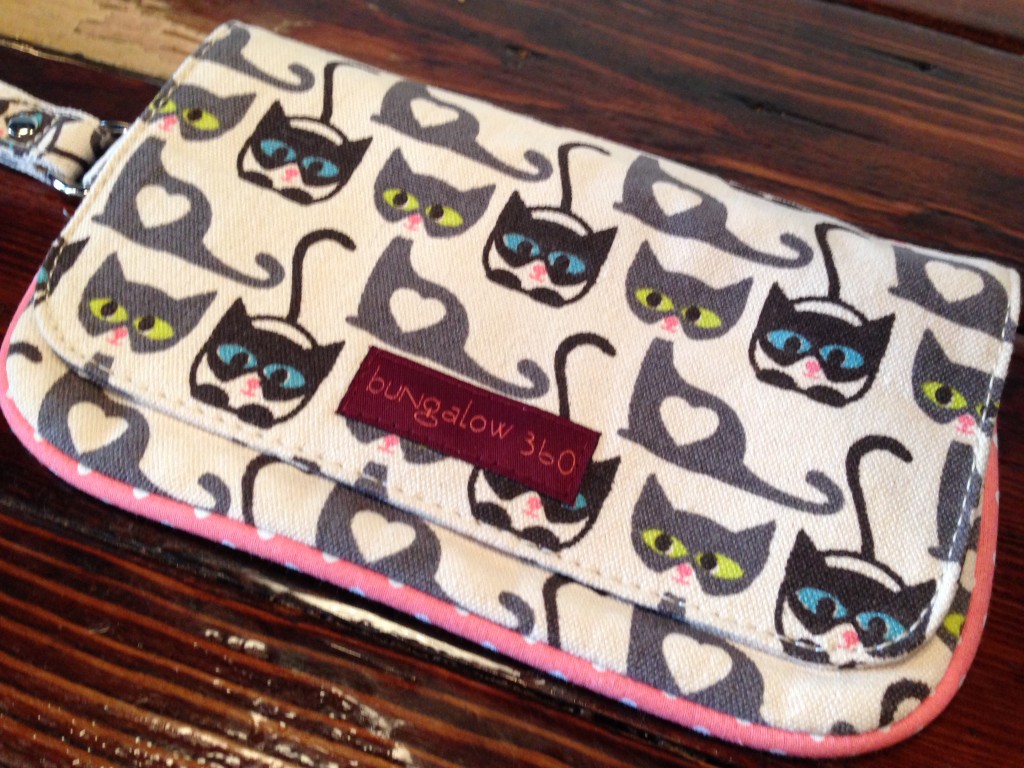 kitty clutch