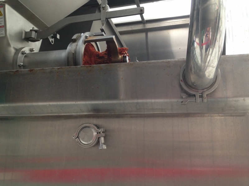 chili pepper grinding
