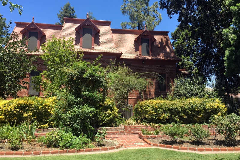 Zalud House