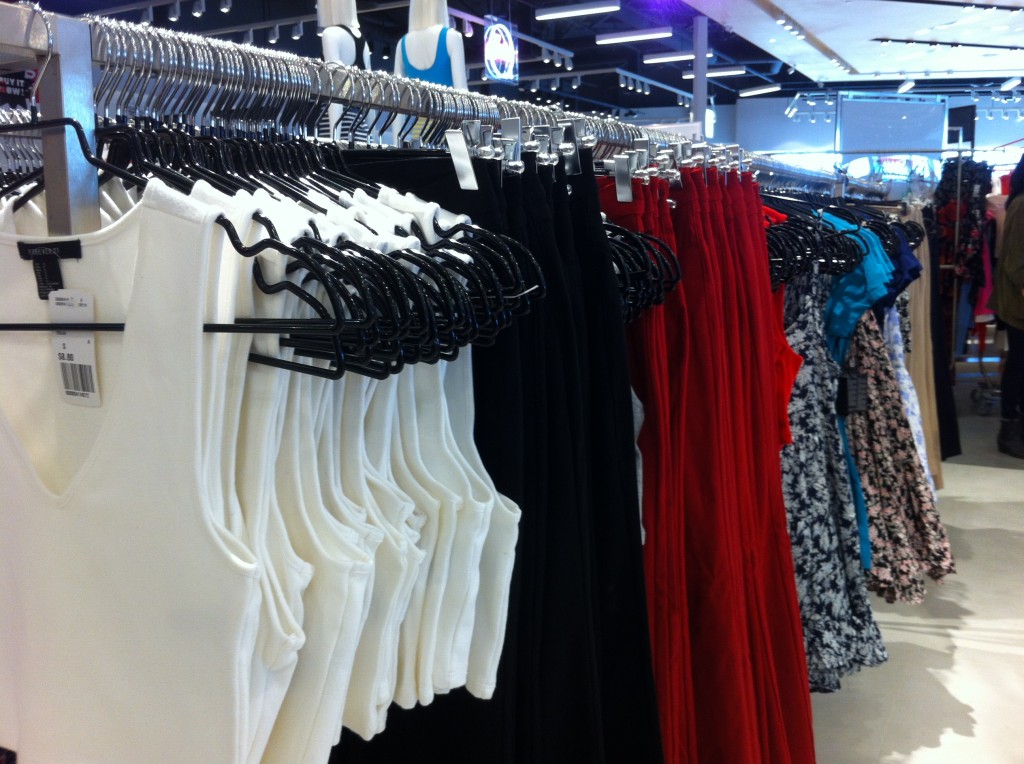 F21 Red