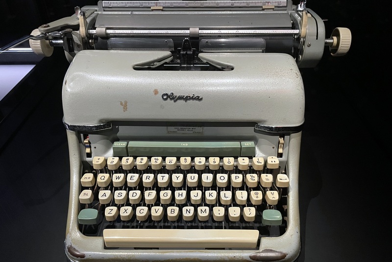 Psycho Typewriter