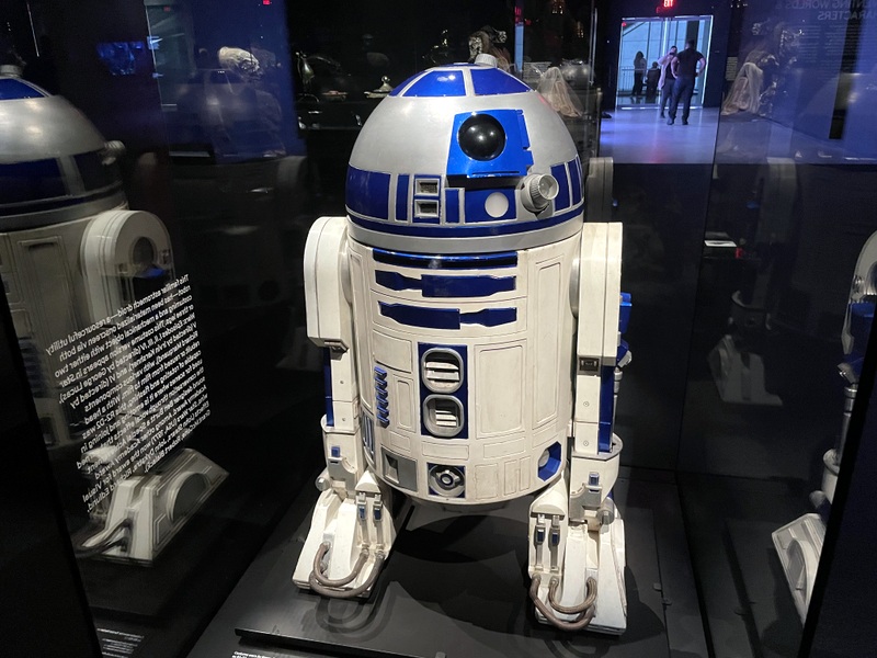 R2D2