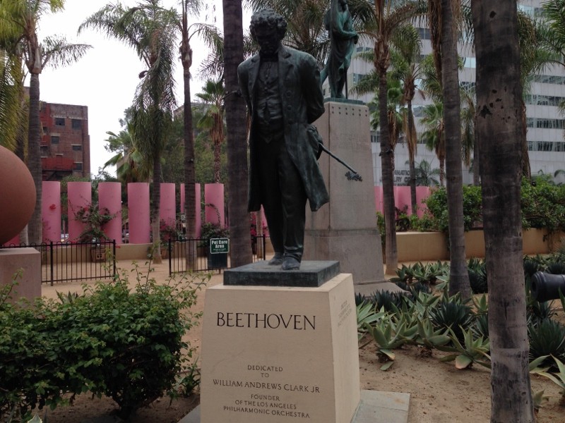 beethoven statue