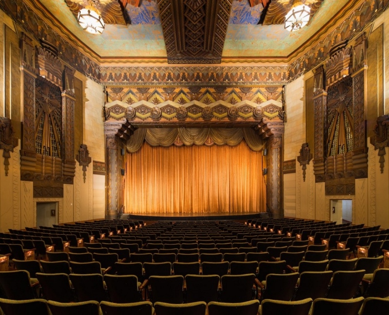 Warner Grand